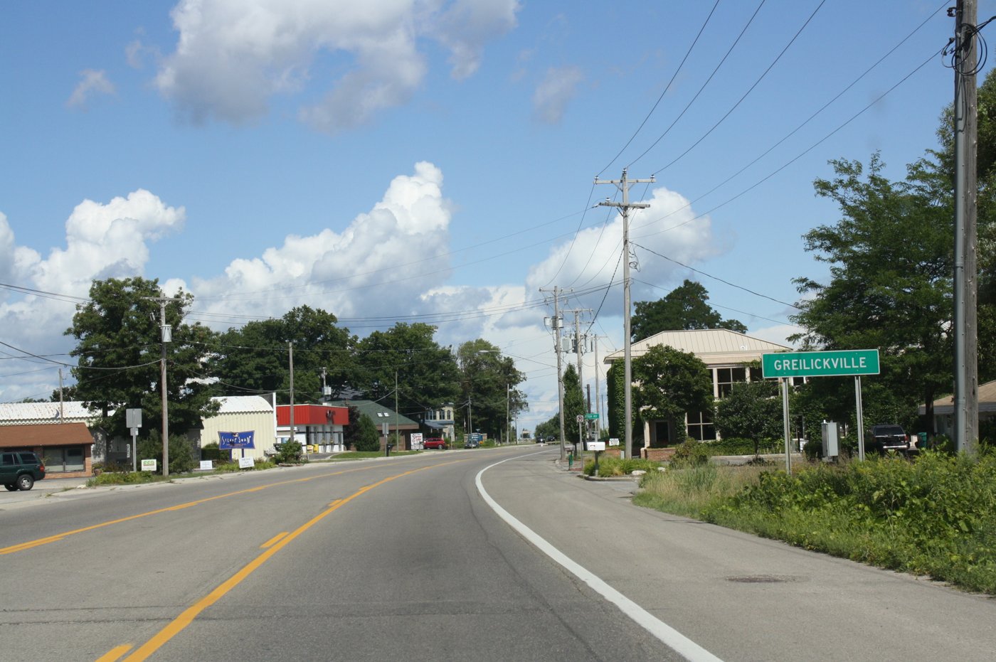 M-22 entering Greilickville, Michigan
